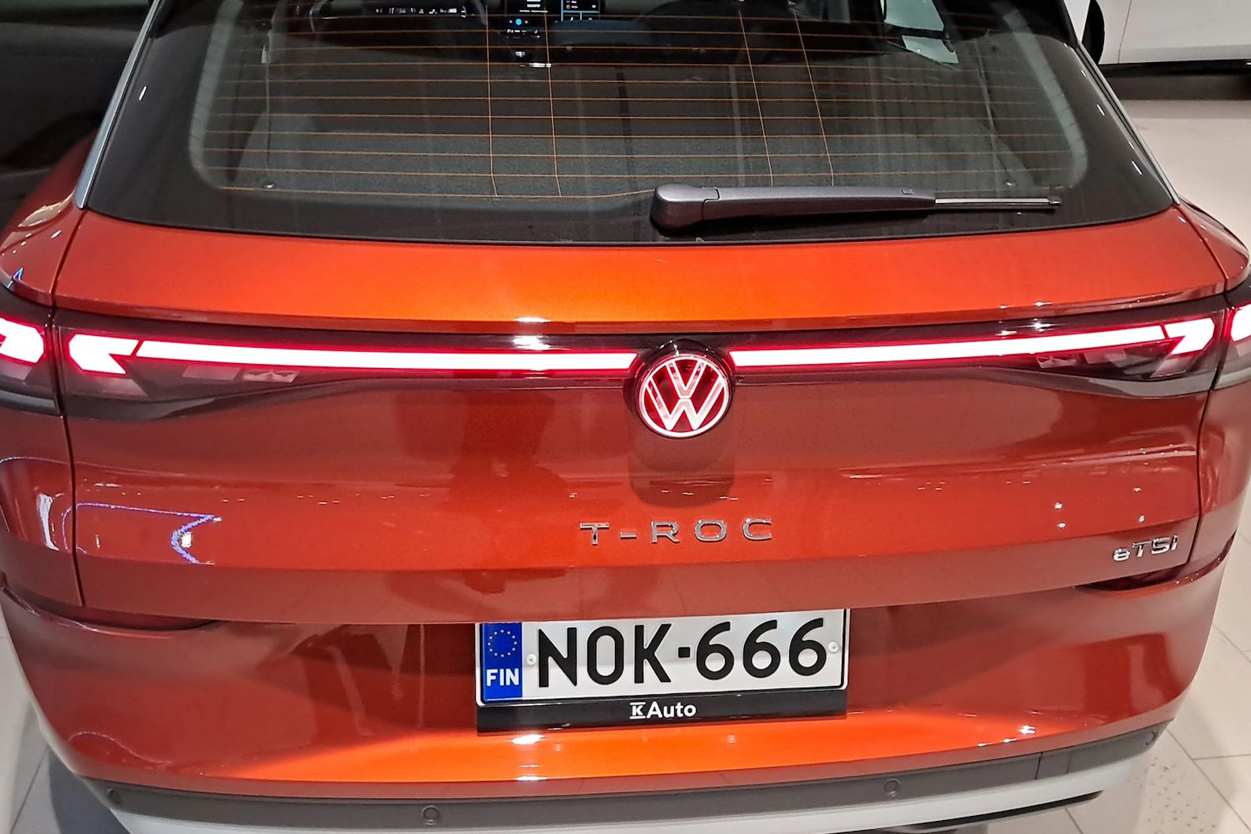 punainen Volkswagen T-Roc 2026 kuva 11.