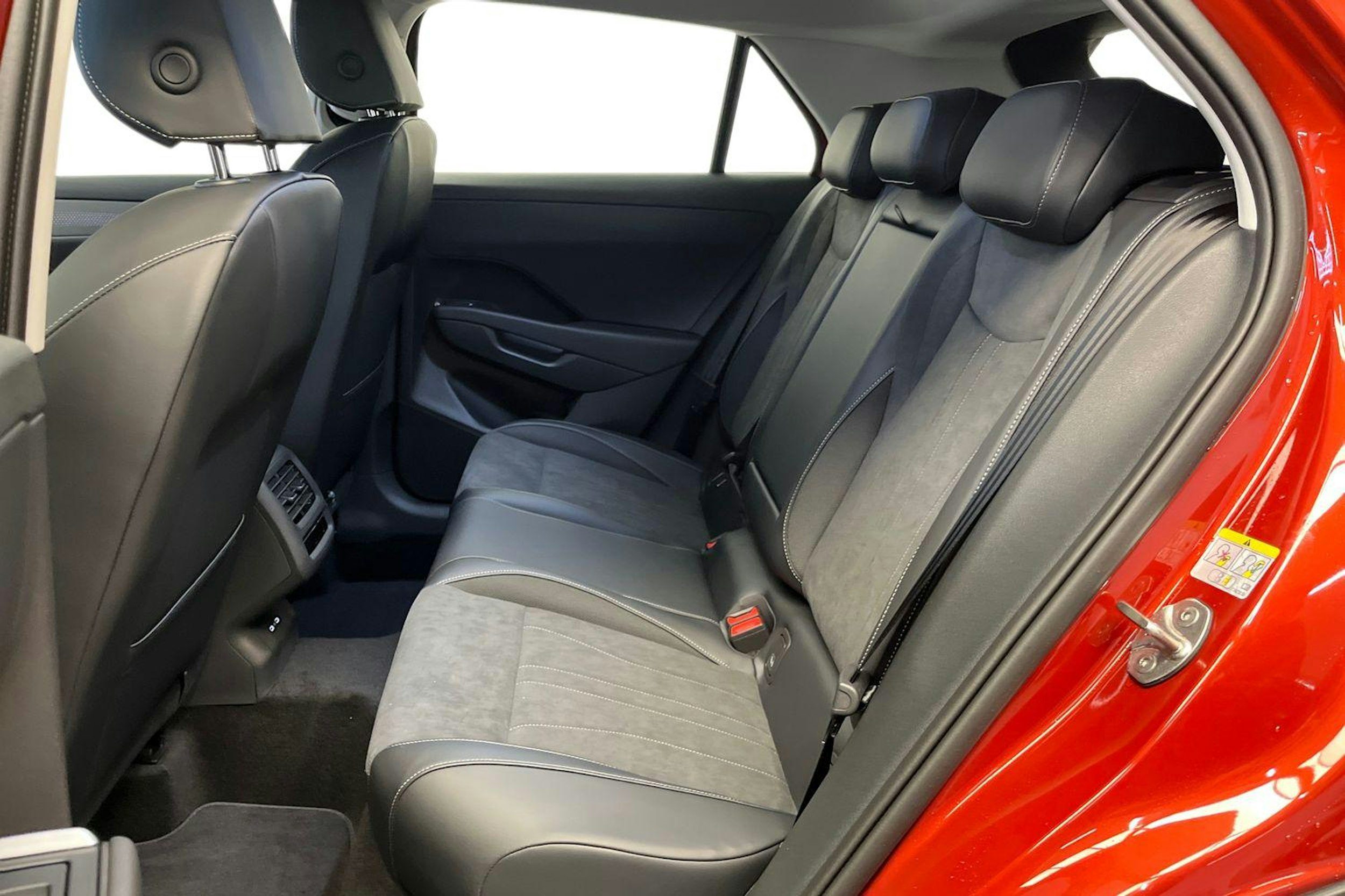 punainen Volkswagen T-Roc 2026 kuva 8.