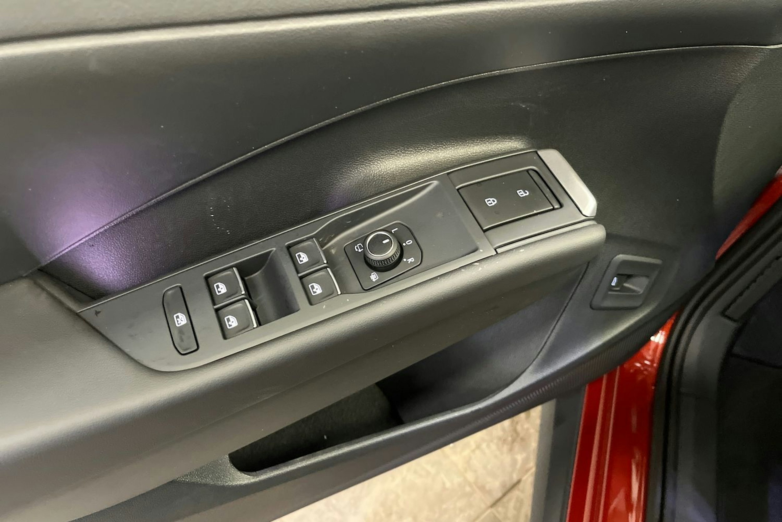 punainen Volkswagen T-Roc 2026 kuva 12.