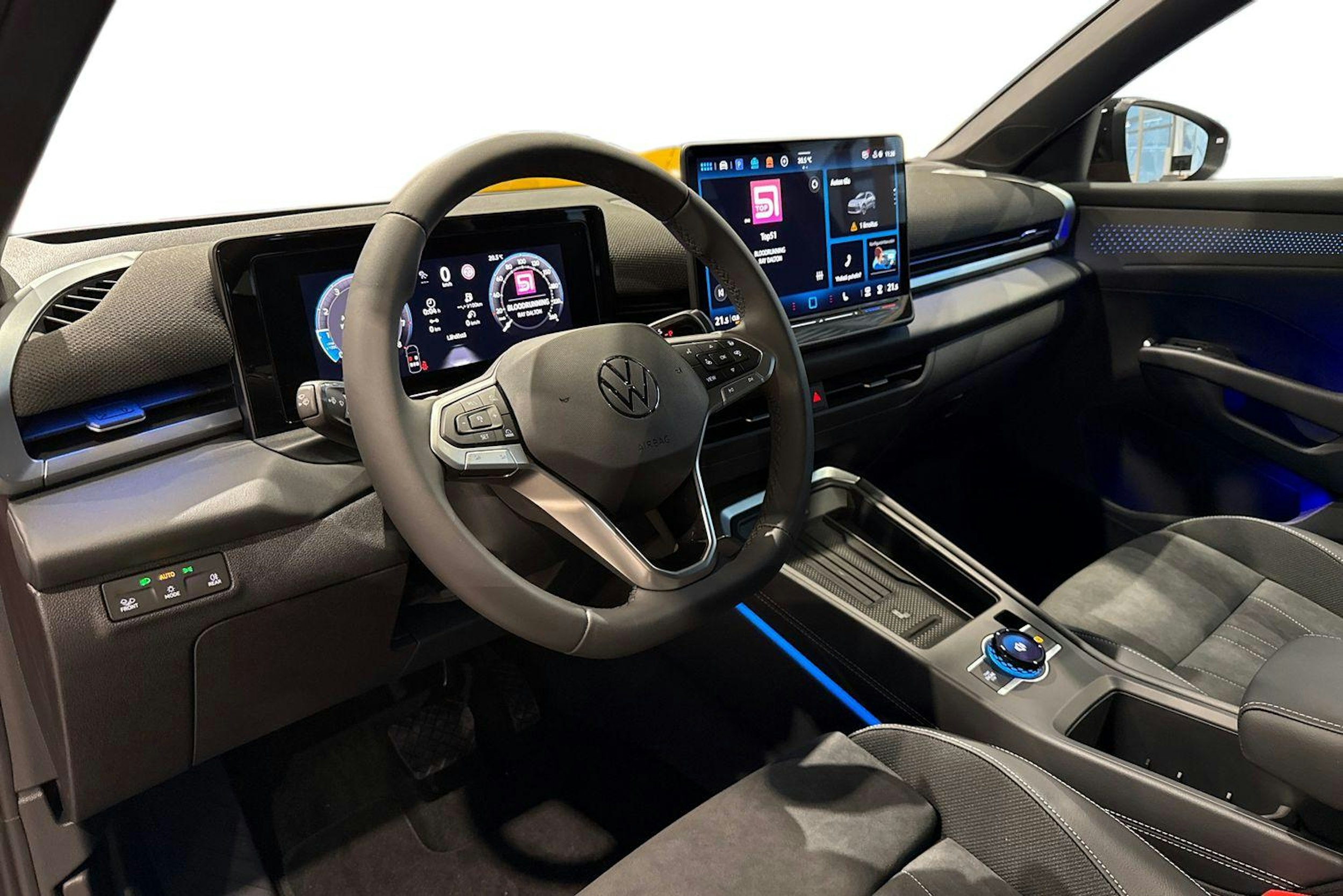 met. punainen Volkswagen T-Roc 2026 kuva 6.