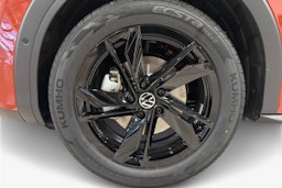 met. punainen Volkswagen T-Roc 2026 kuva 9.