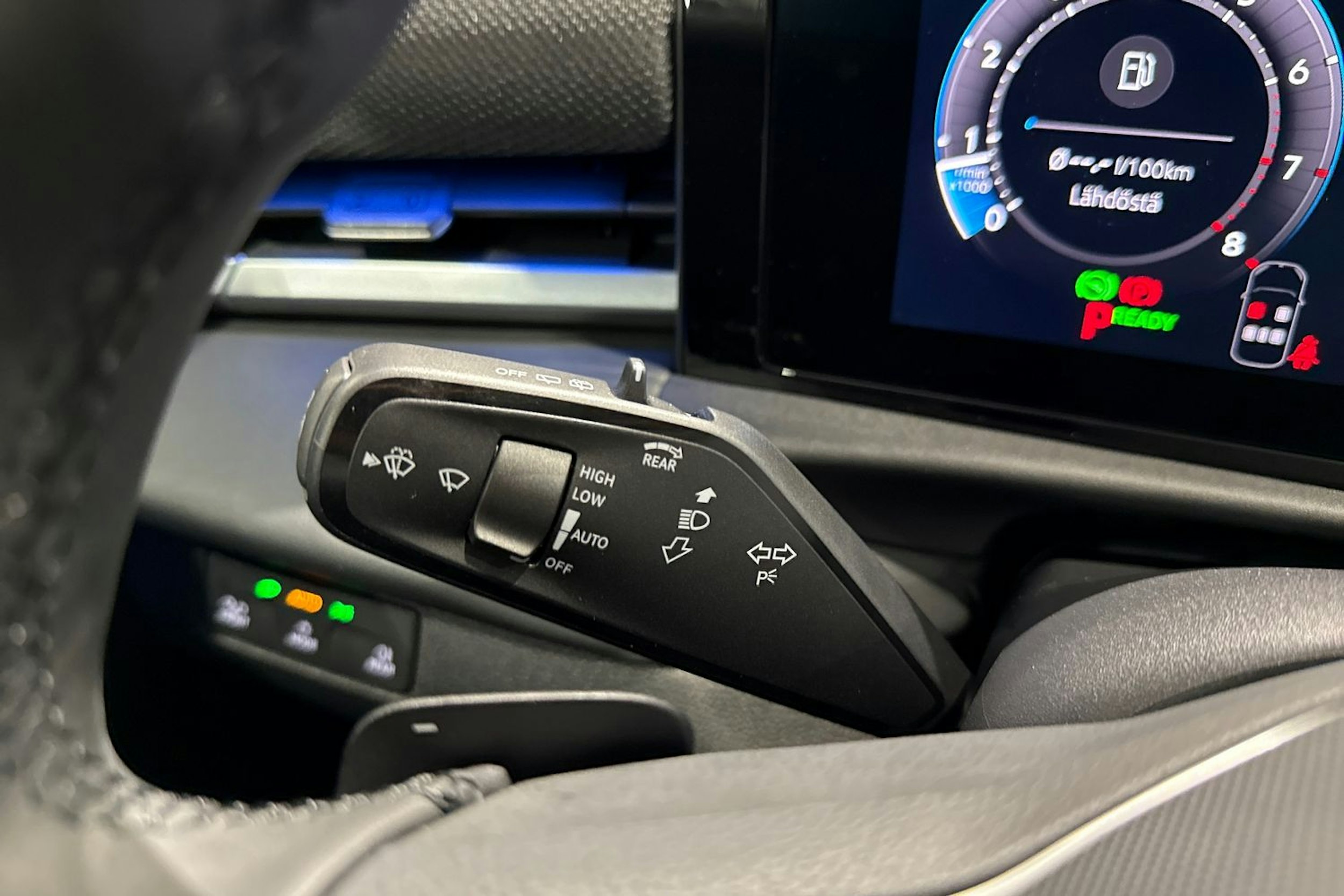 met. punainen Volkswagen T-Roc 2026 kuva 17.