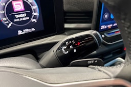 met. punainen Volkswagen T-Roc 2026 kuva 18.