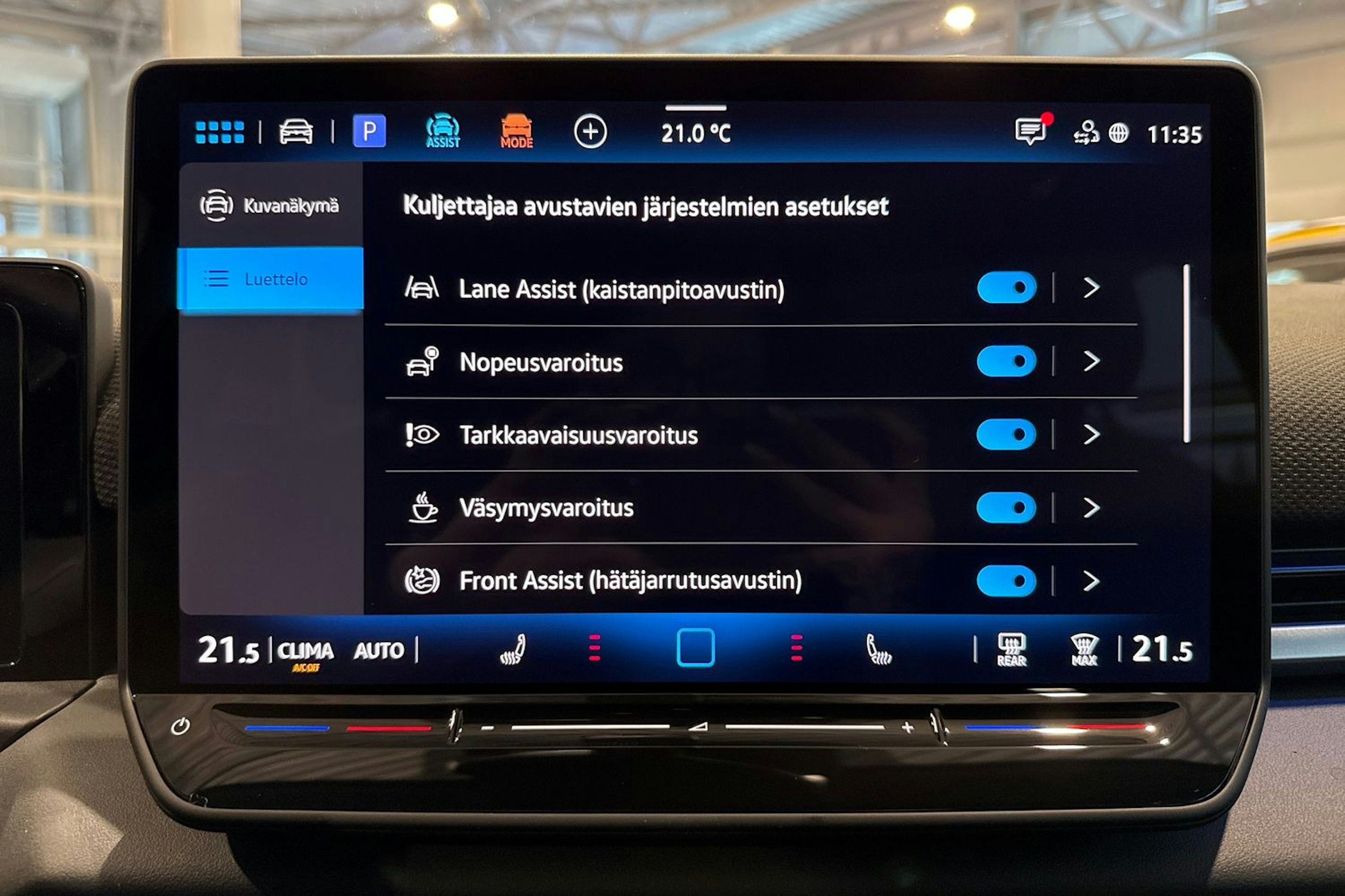 met. punainen Volkswagen T-Roc 2026 kuva 27.