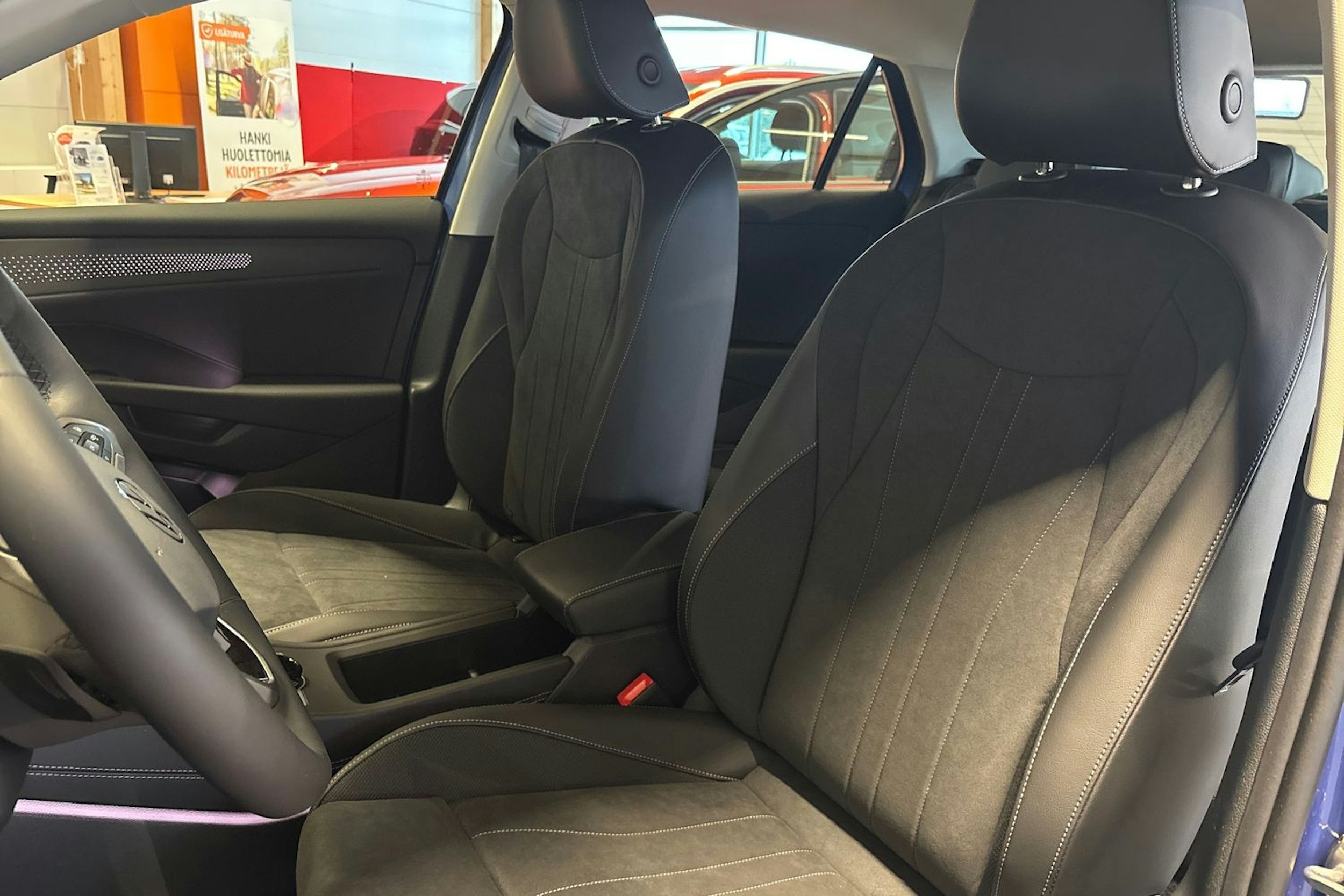 sininen Volkswagen T-Roc 2026 kuva 11.