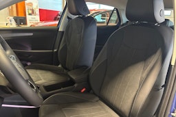 sininen Volkswagen T-Roc 2026 kuva 11.