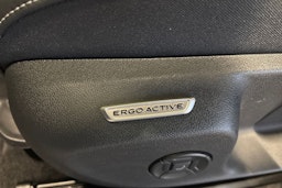 sininen Volkswagen T-Roc 2026 kuva 23.