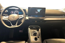 punainen Volkswagen T-Roc 2026 kuva 7.