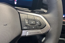 punainen Volkswagen T-Roc 2026 kuva 12.