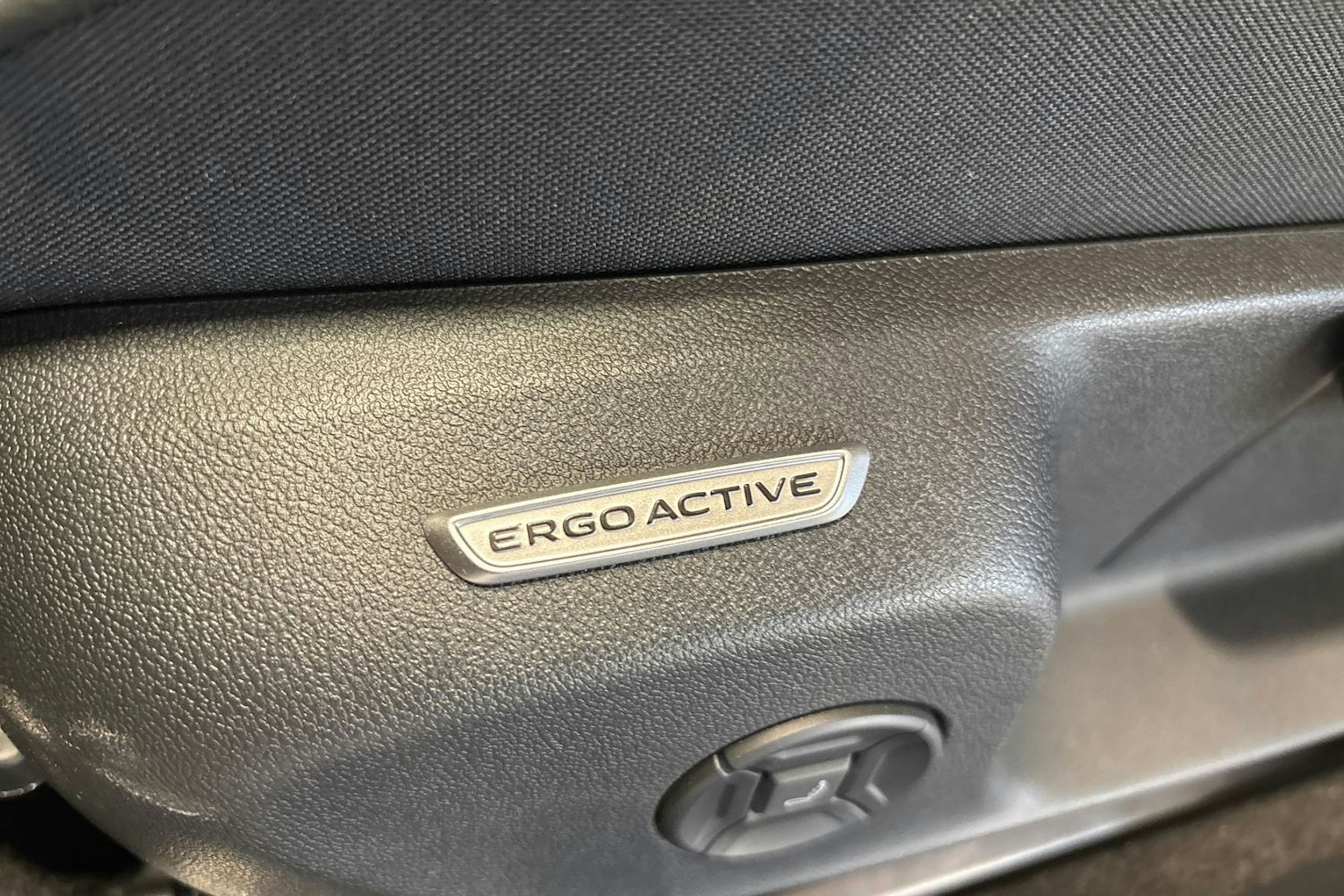 punainen Volkswagen T-Roc 2026 kuva 23.