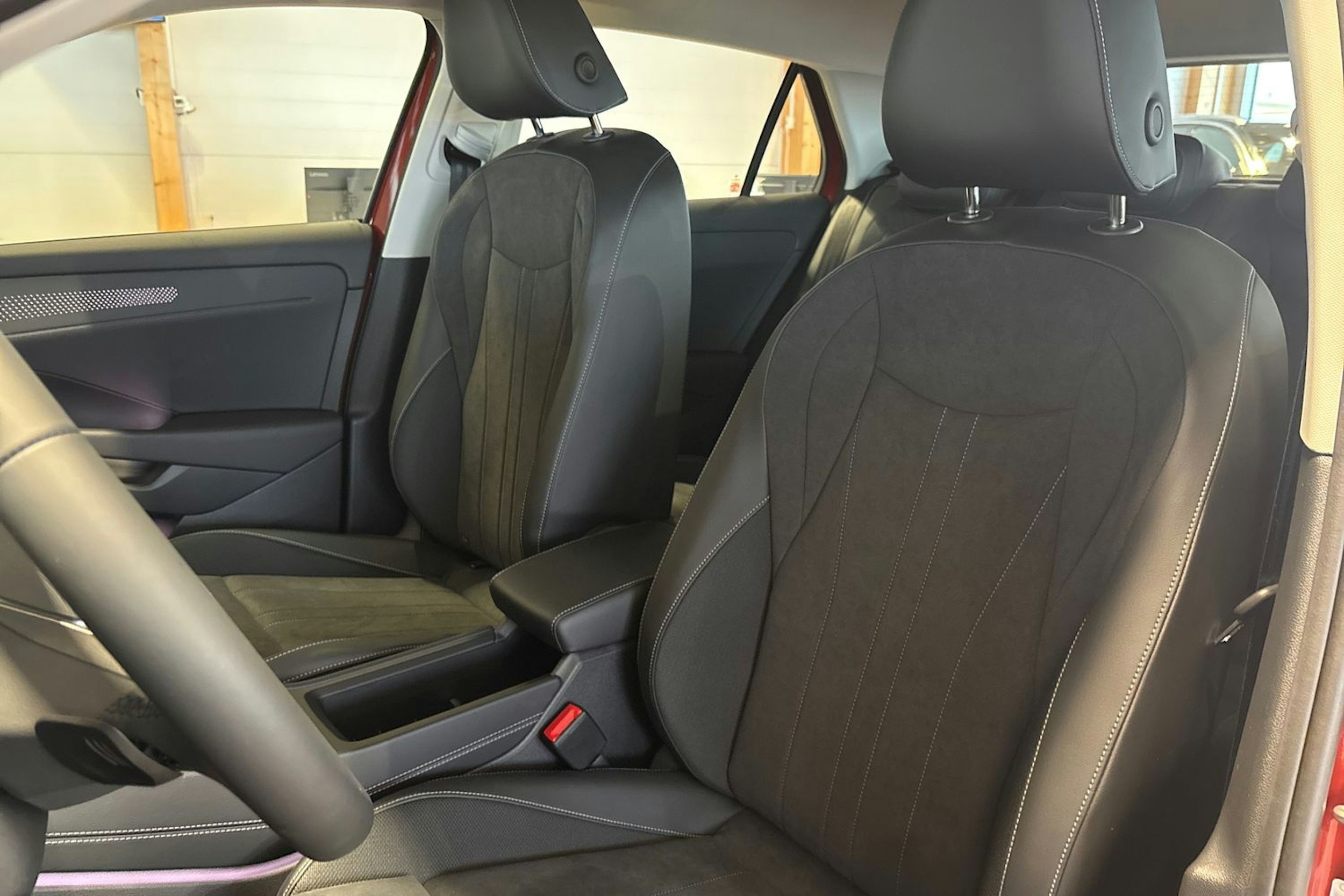 punainen Volkswagen T-Roc 2026 kuva 24.