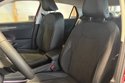 punainen Volkswagen T-Roc 2026 kuva 24.