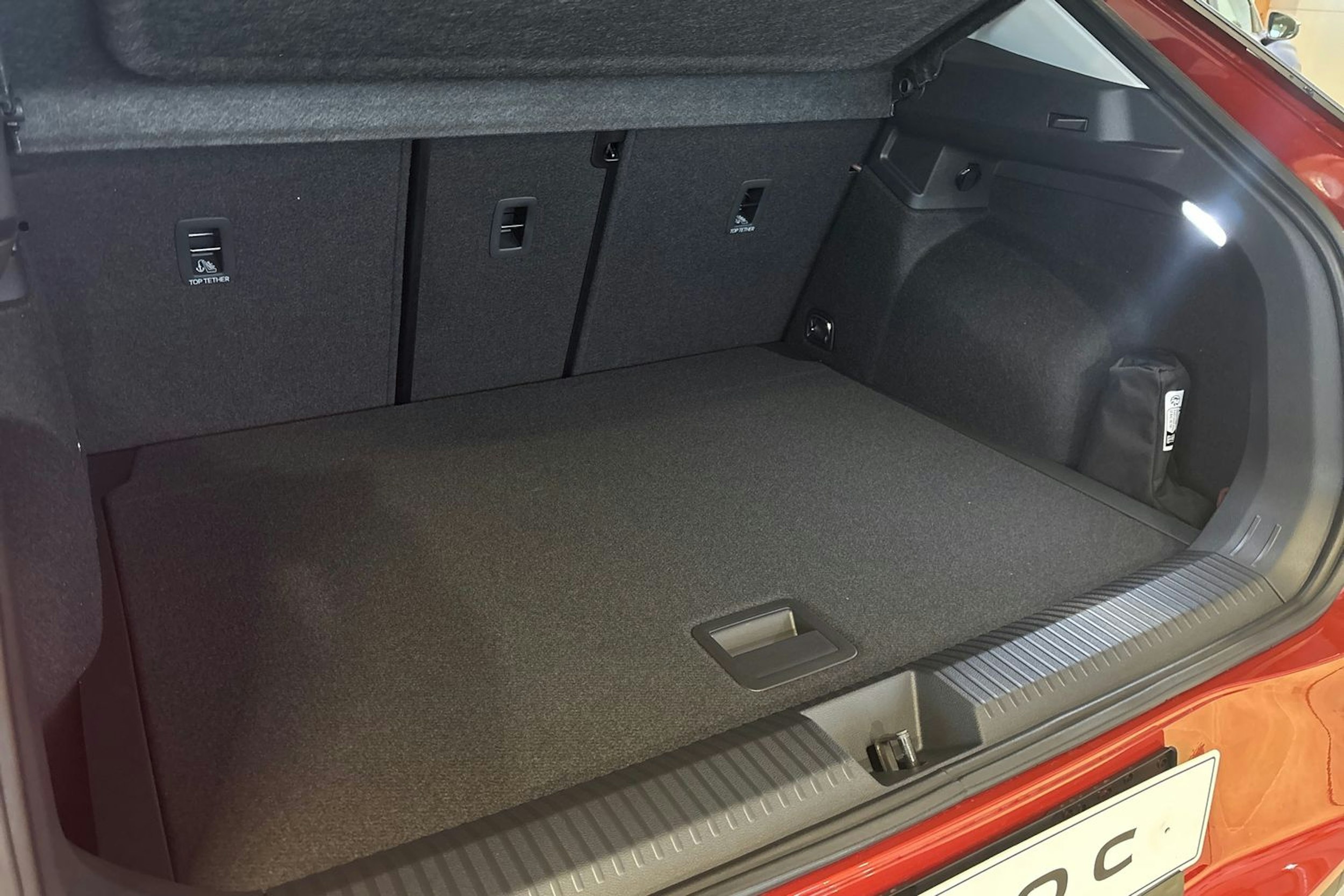 punainen Volkswagen T-Roc 2026 kuva 29.