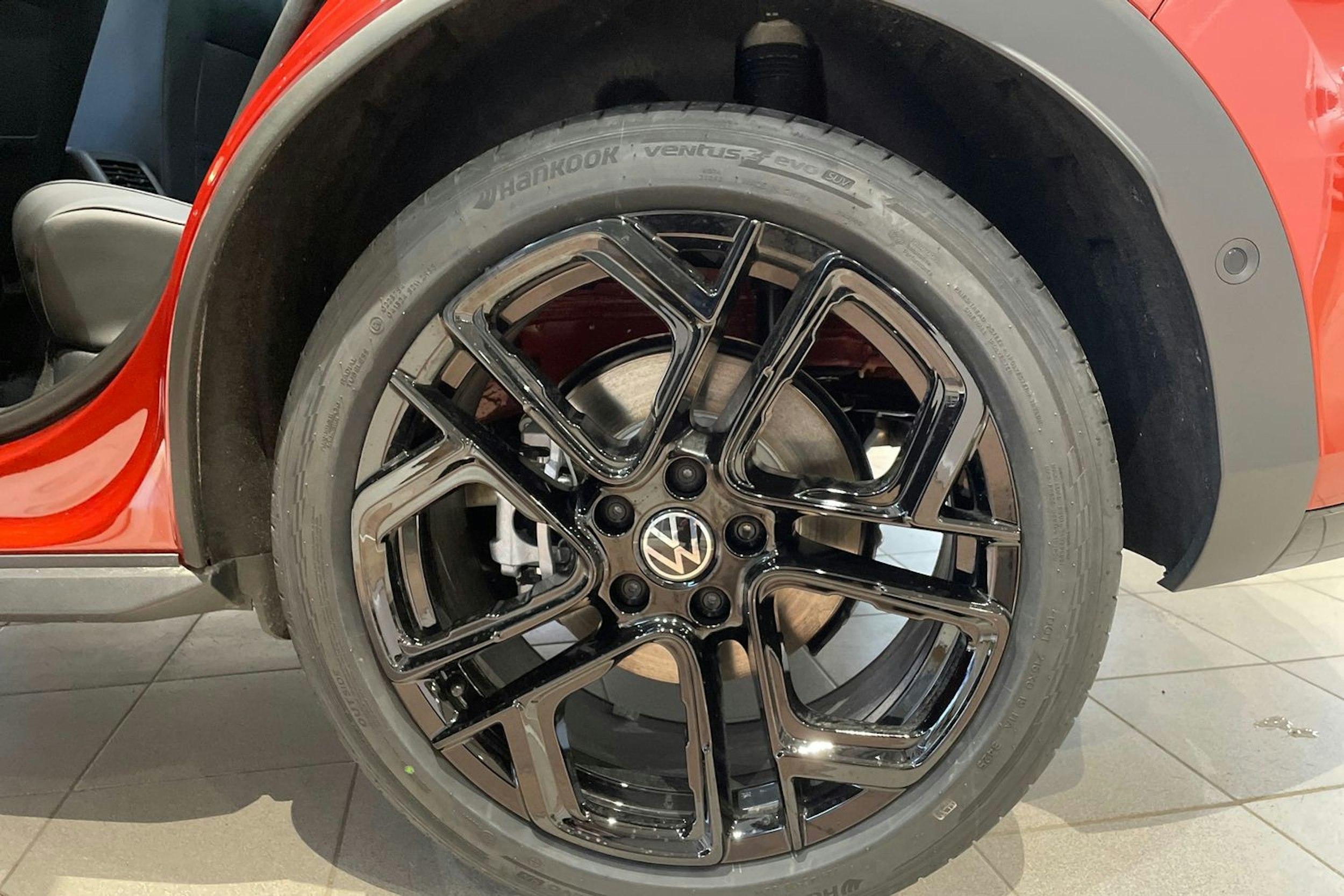 met. punainen Volkswagen T-Roc 2026 kuva 10.