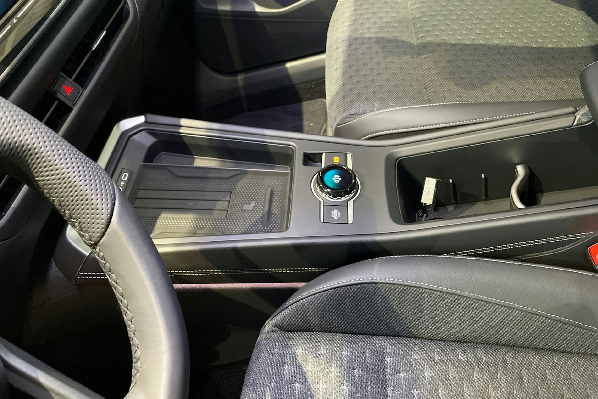 met. punainen Volkswagen T-Roc 2026 kuva 14.