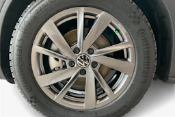 valkoinen Volkswagen T-Roc 2025 kuva 9.