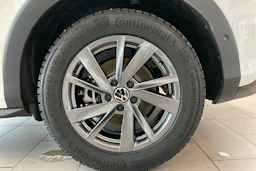 valkoinen Volkswagen T-Roc 2025 kuva 10.