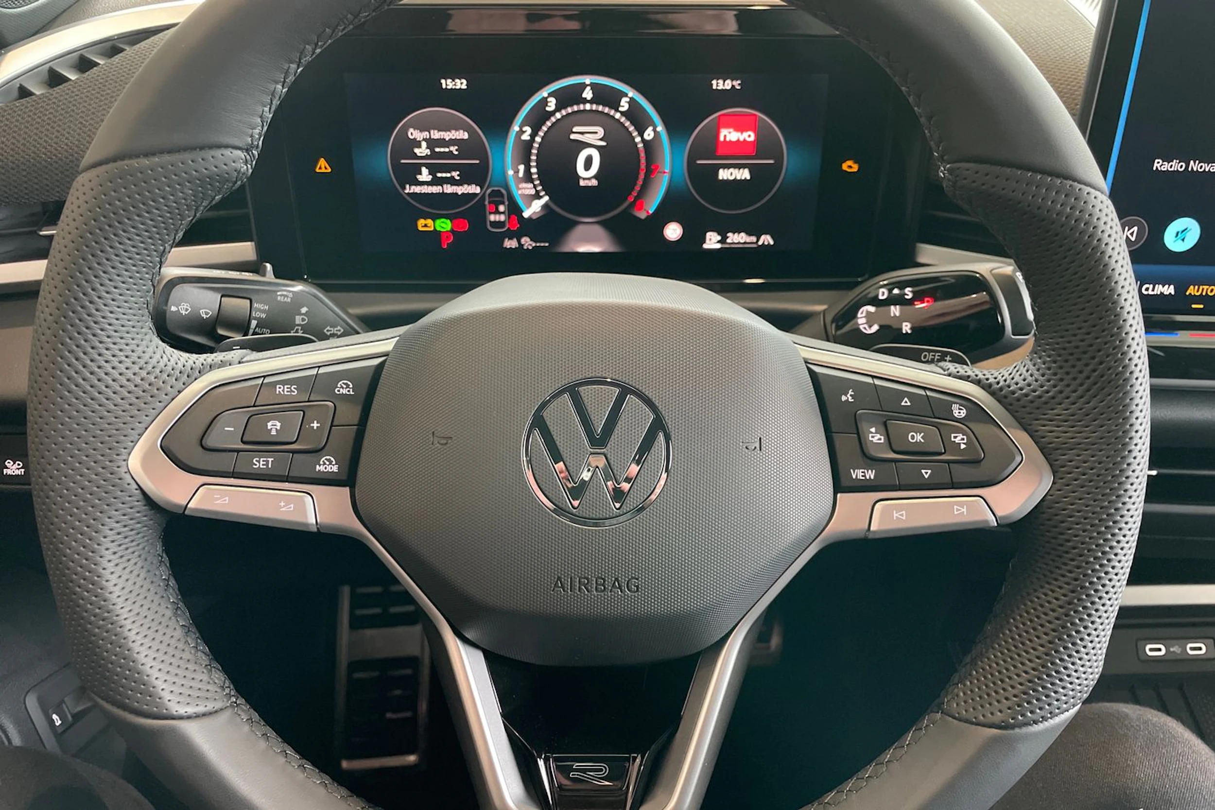 valkoinen Volkswagen T-Roc 2025 kuva 12.