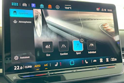 valkoinen Volkswagen T-Roc 2025 kuva 17.