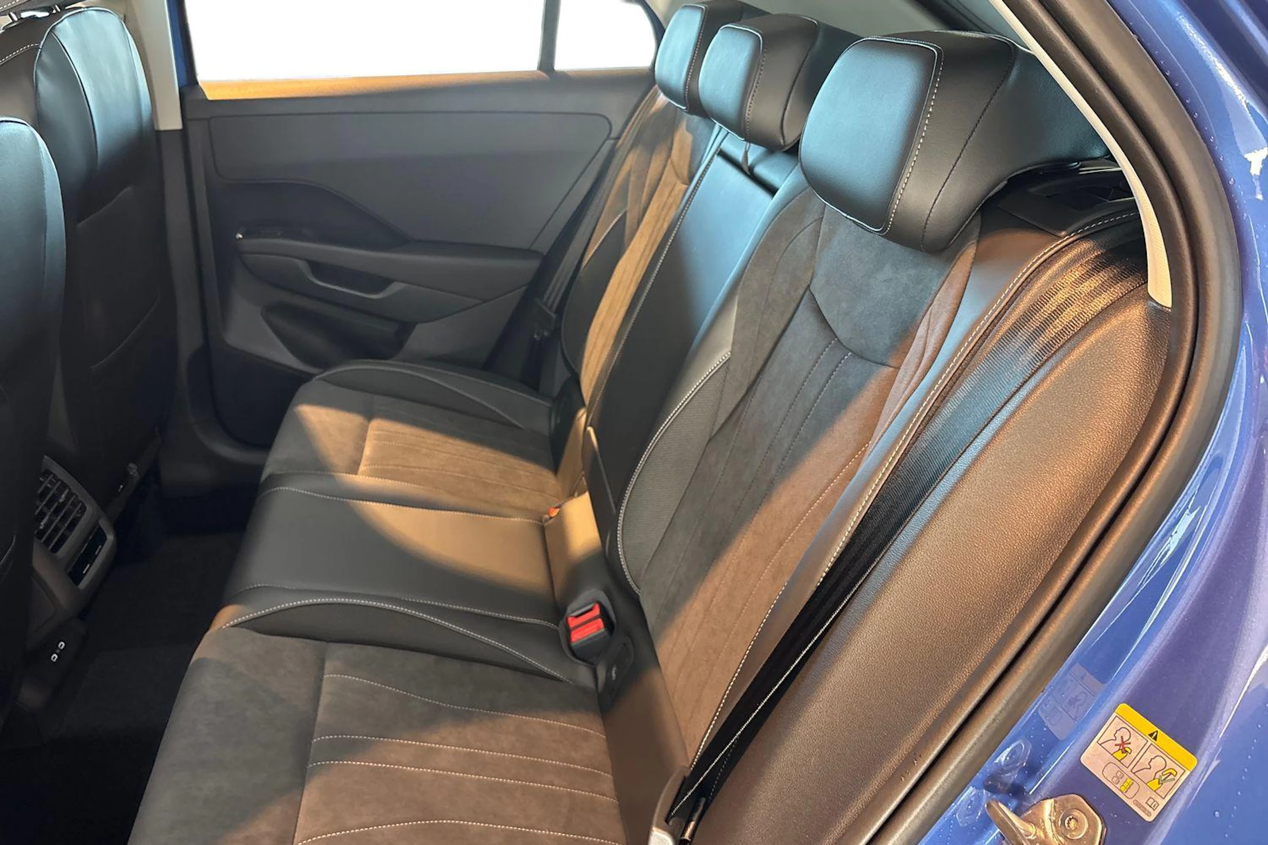 sininen Volkswagen T-Roc 2026 kuva 8.