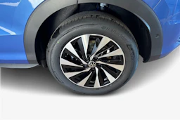 sininen Volkswagen T-Roc 2026 kuva 9.