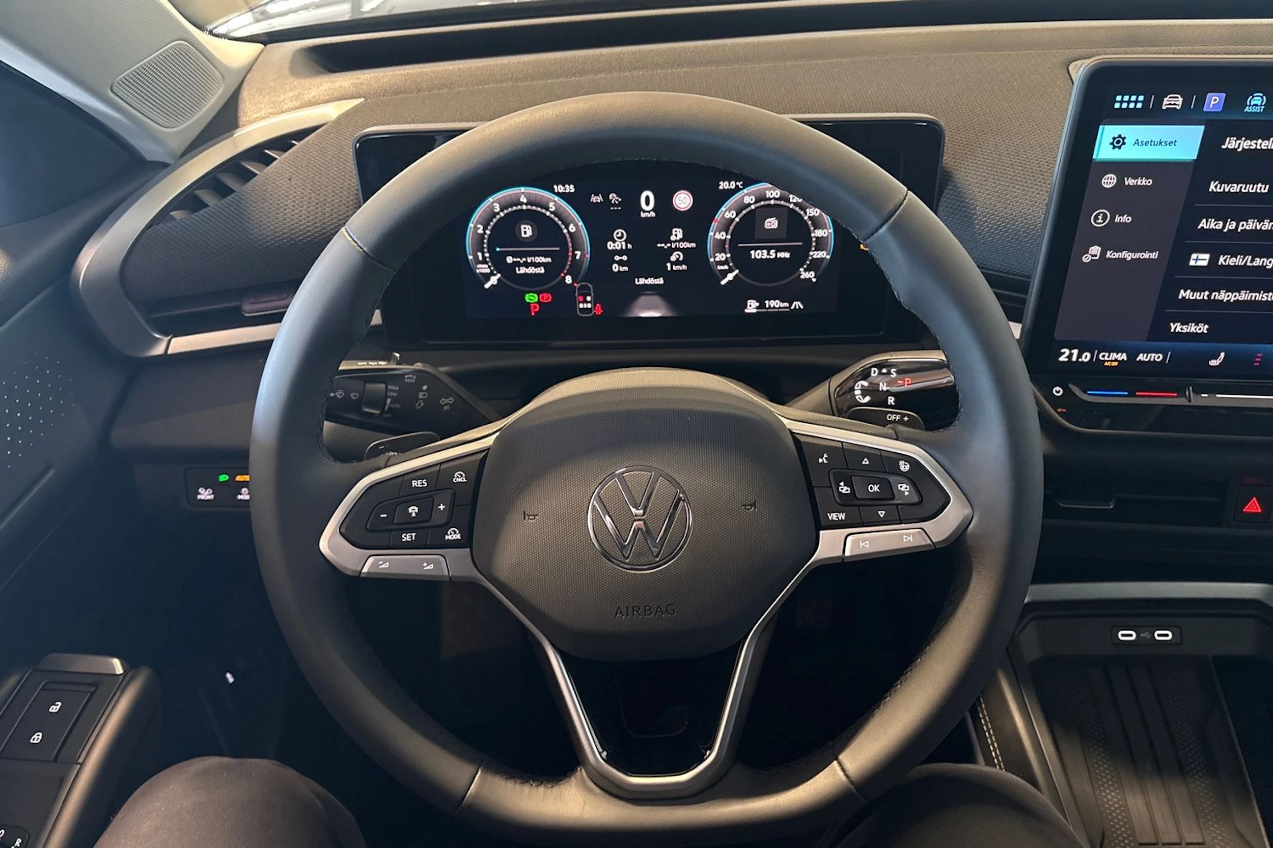musta Volkswagen T-Roc 2026 kuva 13.