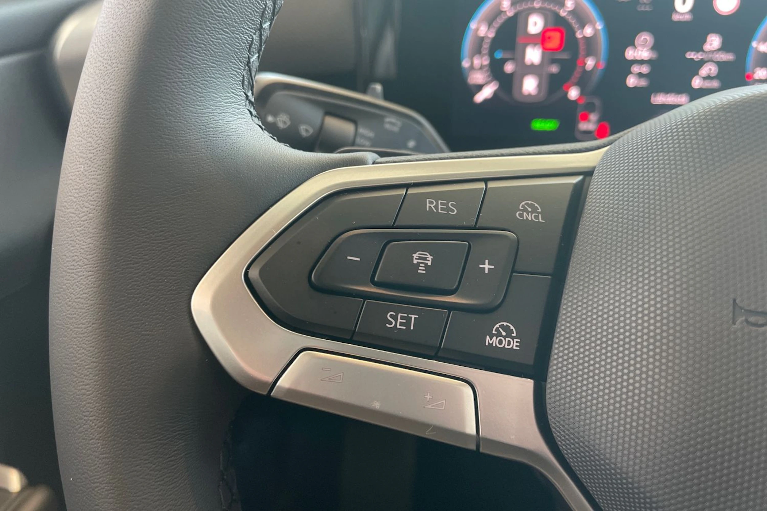 harmaa Volkswagen T-Roc 2026 kuva 13.