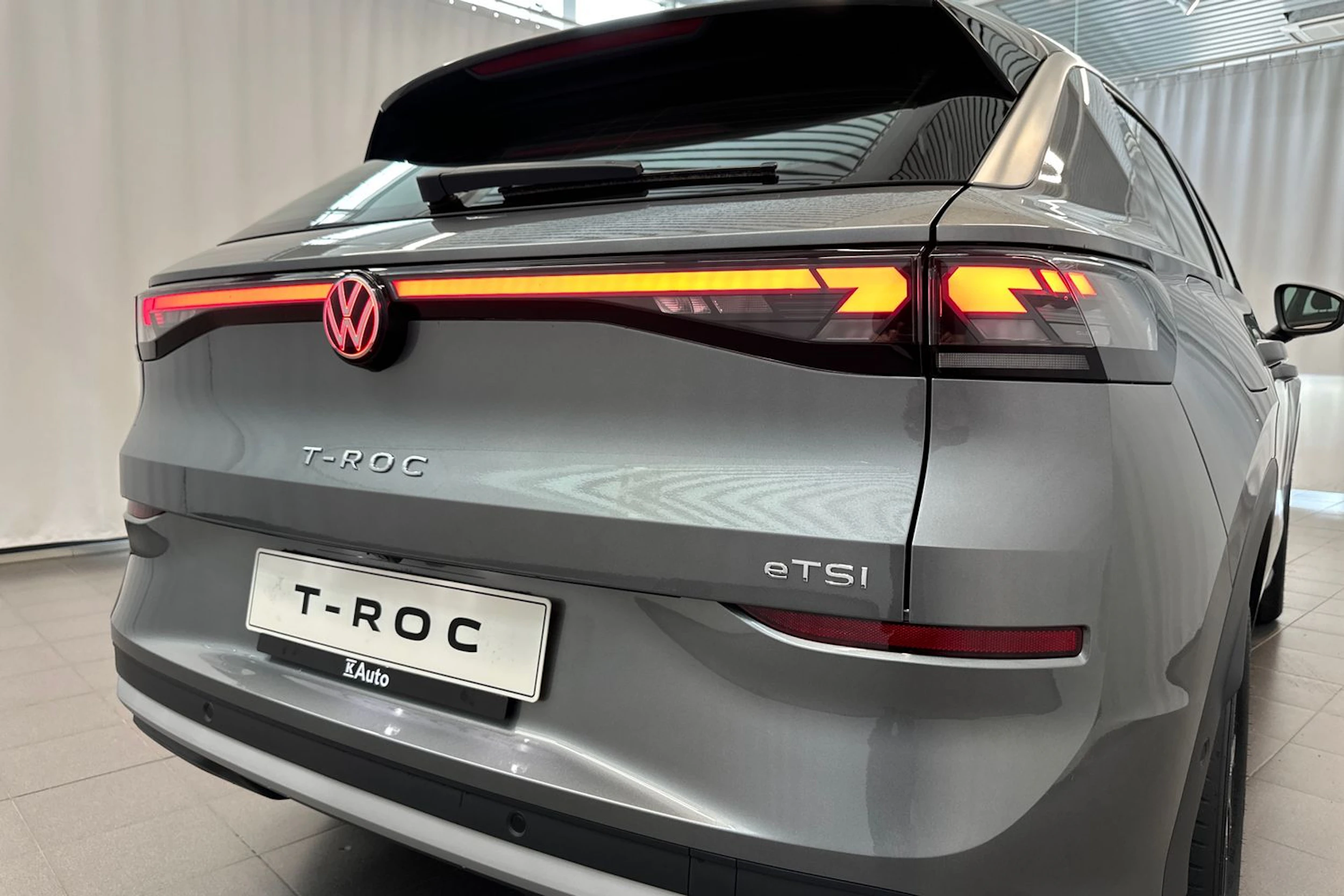 harmaa Volkswagen T-Roc 2026 kuva 31.