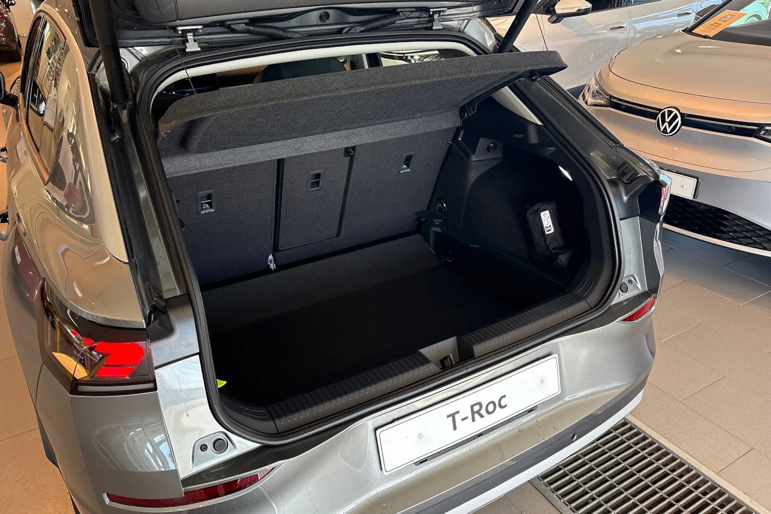 harmaa Volkswagen T-Roc 2026 kuva 11.