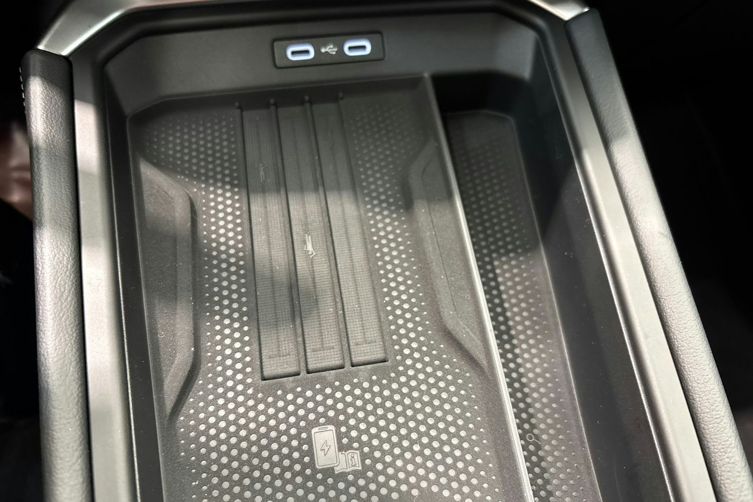 keltainen Volkswagen T-Roc 2026 kuva 20.