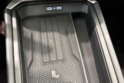 keltainen Volkswagen T-Roc 2026 kuva 20.