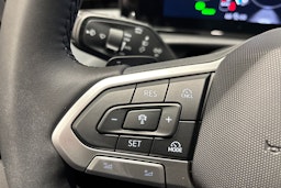 keltainen Volkswagen T-Roc 2026 kuva 23.