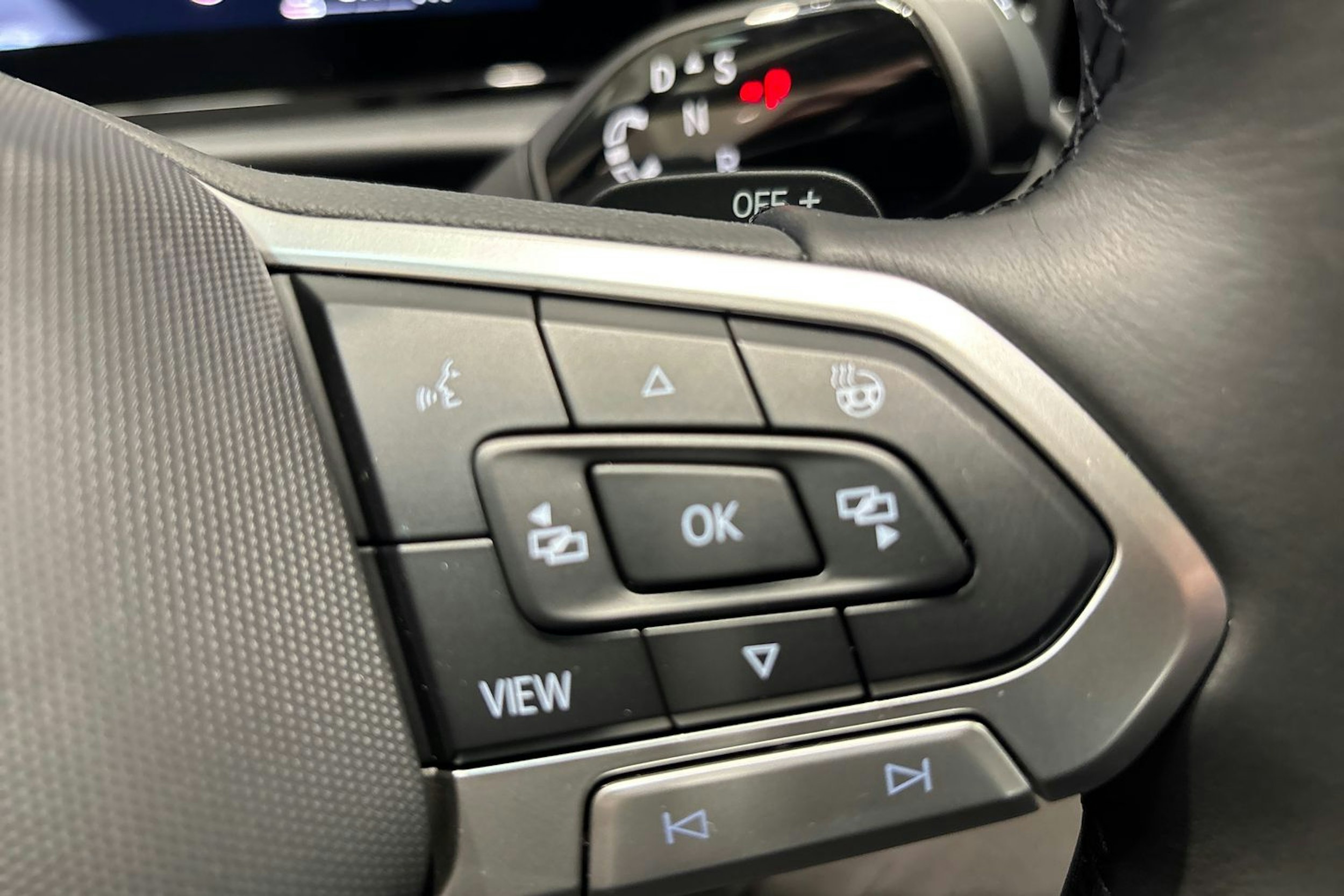 keltainen Volkswagen T-Roc 2026 kuva 24.