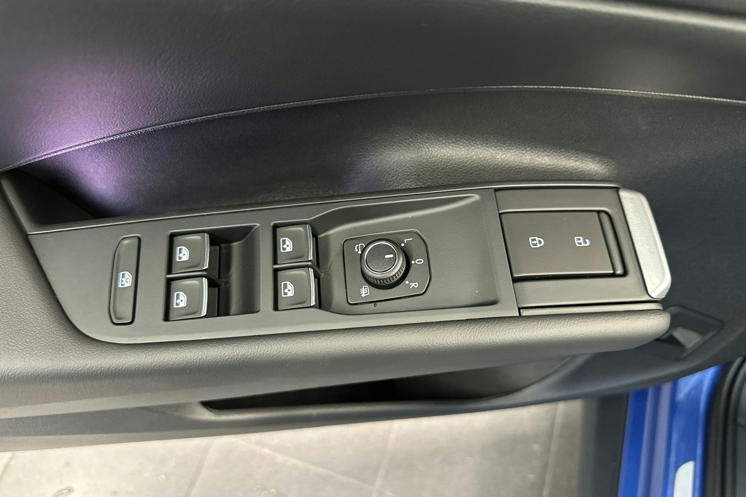 sininen Volkswagen T-Roc 2026 kuva 13.