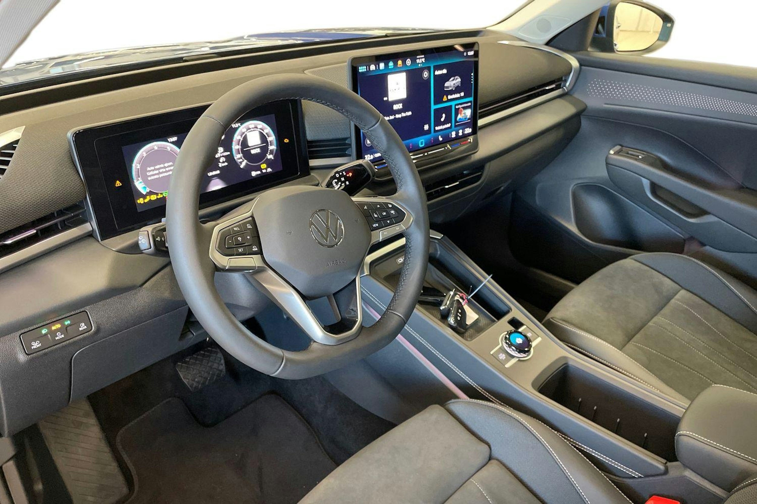 sininen Volkswagen T-Roc 2026 kuva 6.