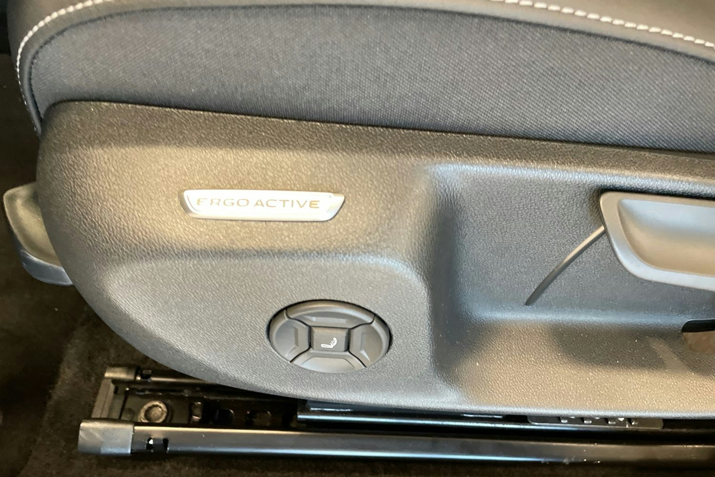 sininen Volkswagen T-Roc 2026 kuva 12.