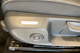 sininen Volkswagen T-Roc 2026 kuva 12.