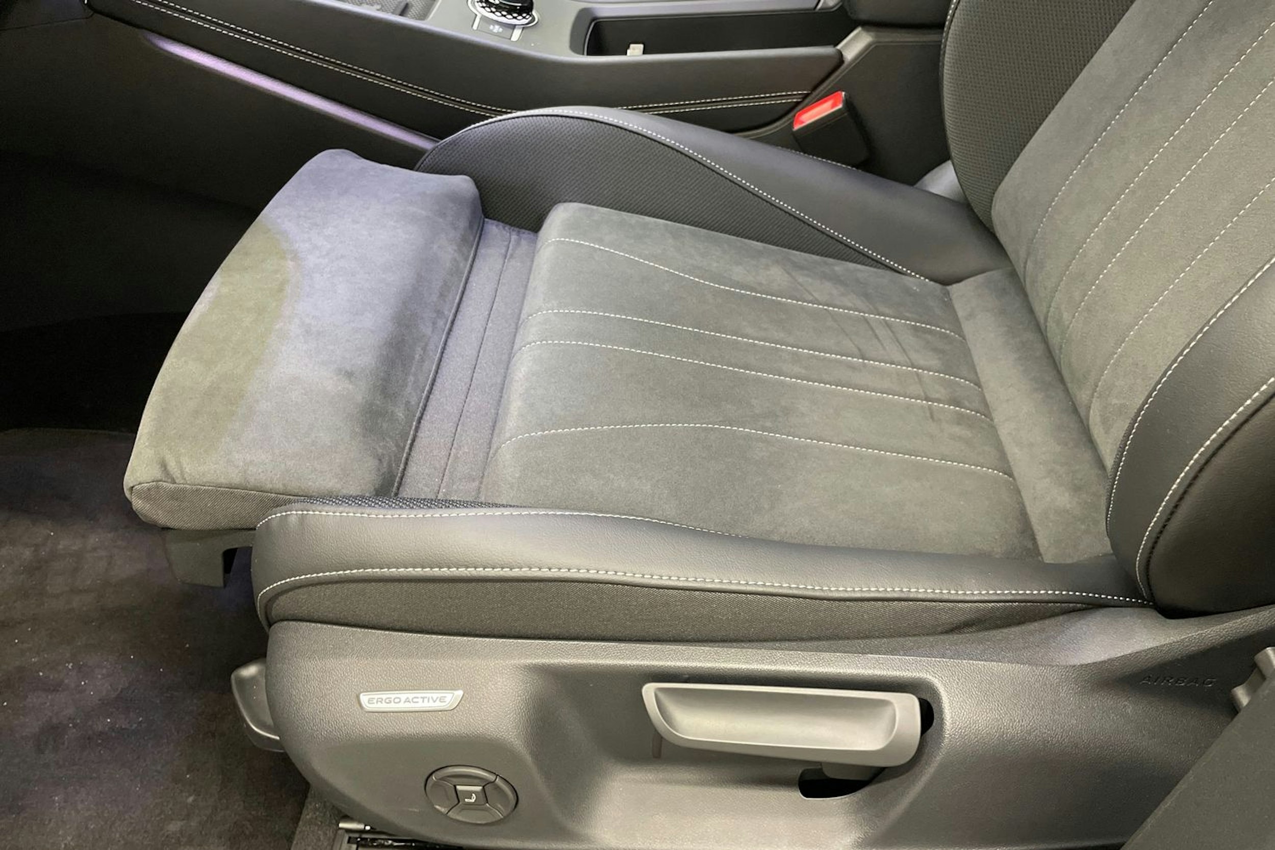 sininen Volkswagen T-Roc 2026 kuva 10.