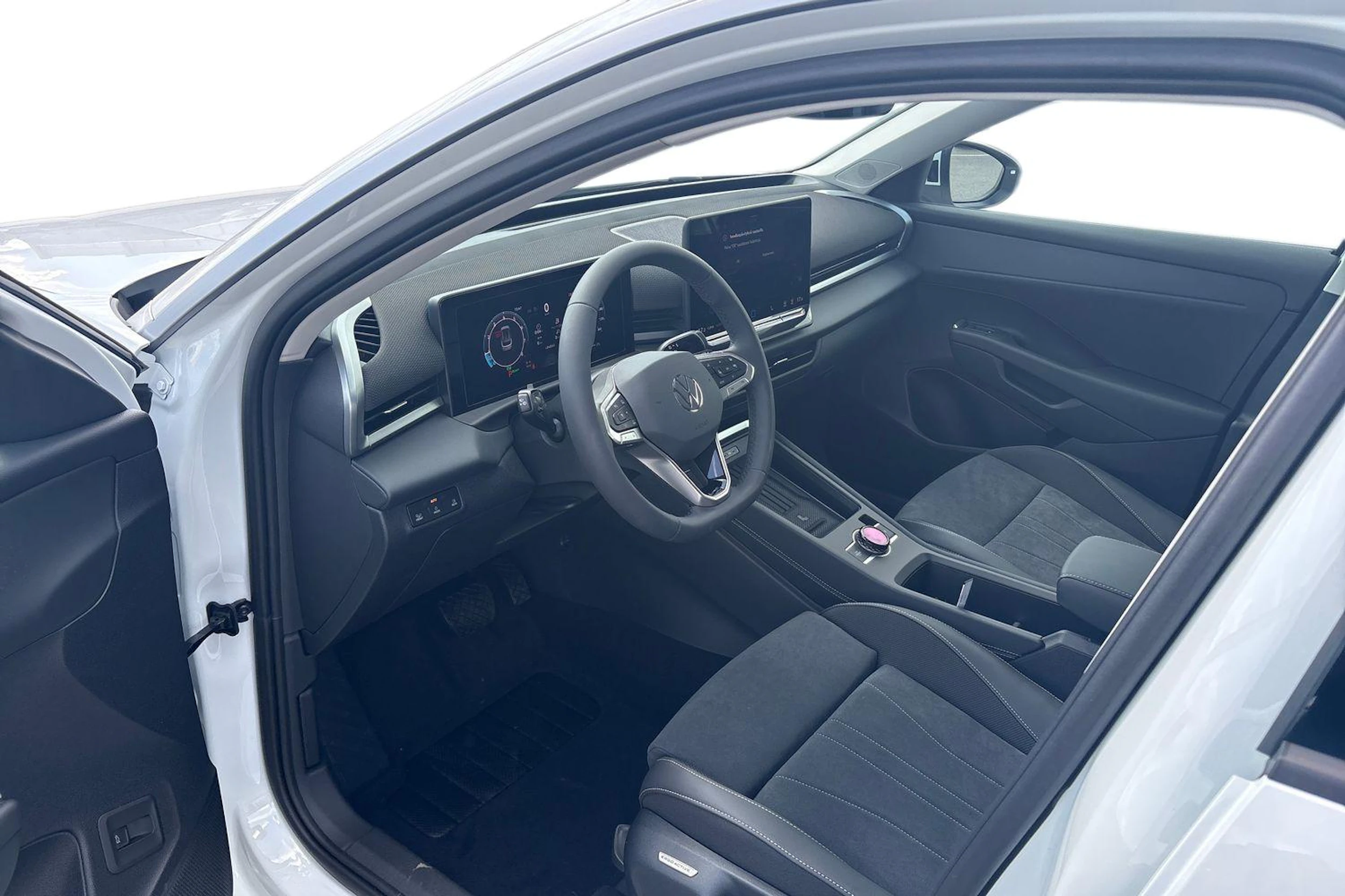 valkoinen Volkswagen T-Roc 2026 kuva 6.