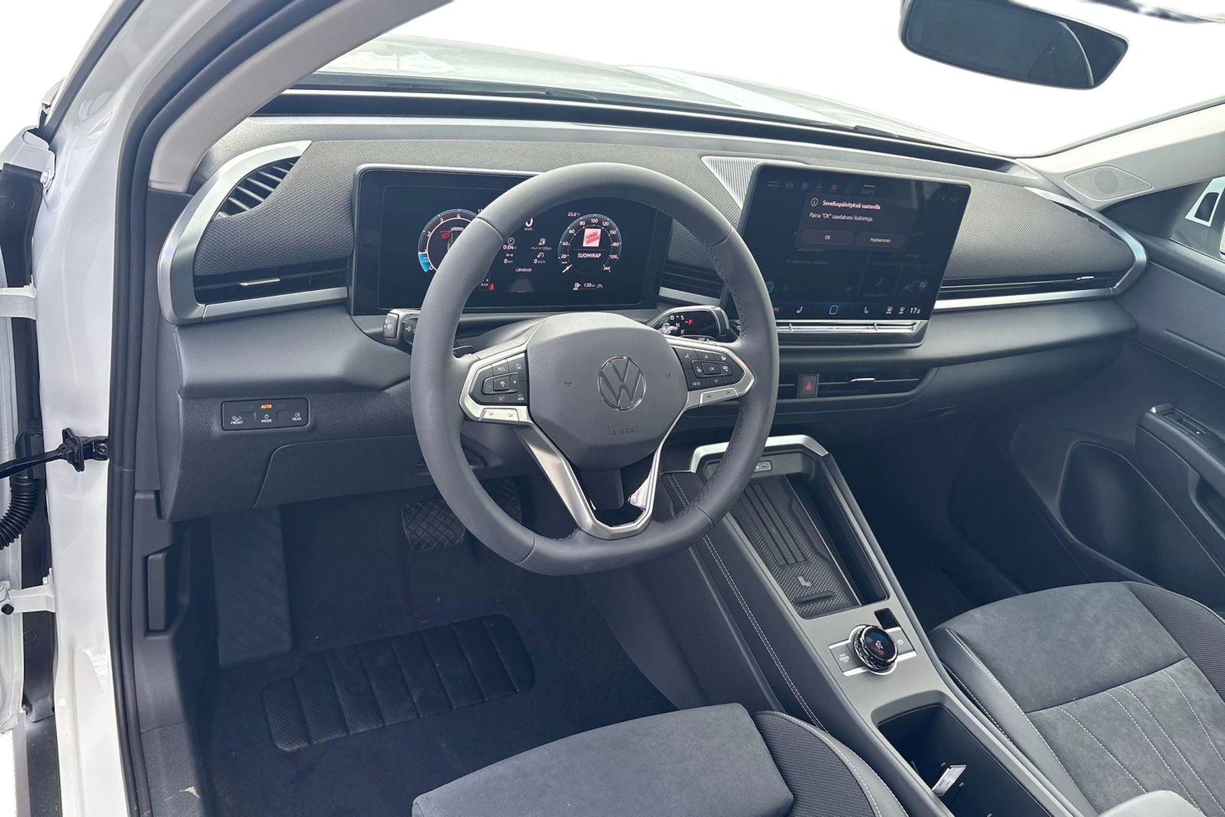 valkoinen Volkswagen T-Roc 2026 kuva 7.