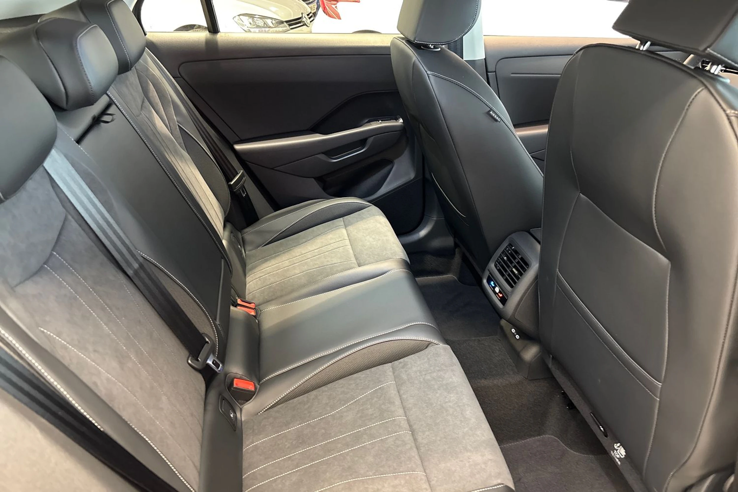 harmaa Volkswagen T-Roc 2026 kuva 13.