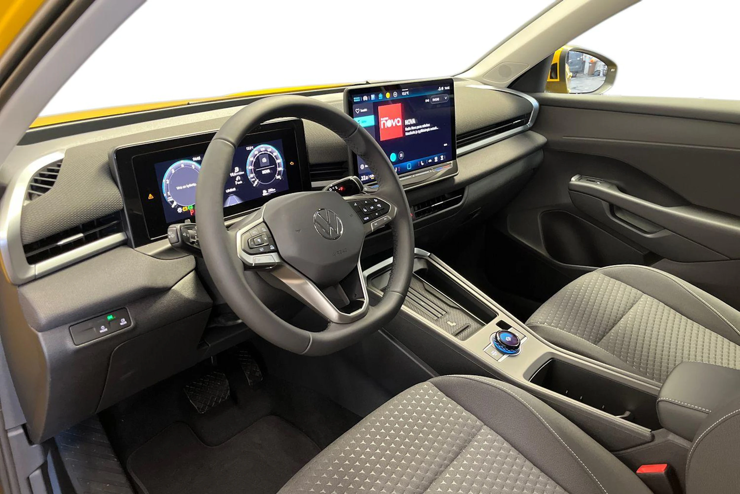 keltainen Volkswagen T-Roc 2026 kuva 6.
