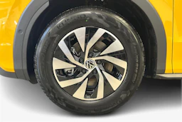 keltainen Volkswagen T-Roc 2026 kuva 9.
