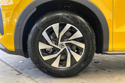 keltainen Volkswagen T-Roc 2026 kuva 10.