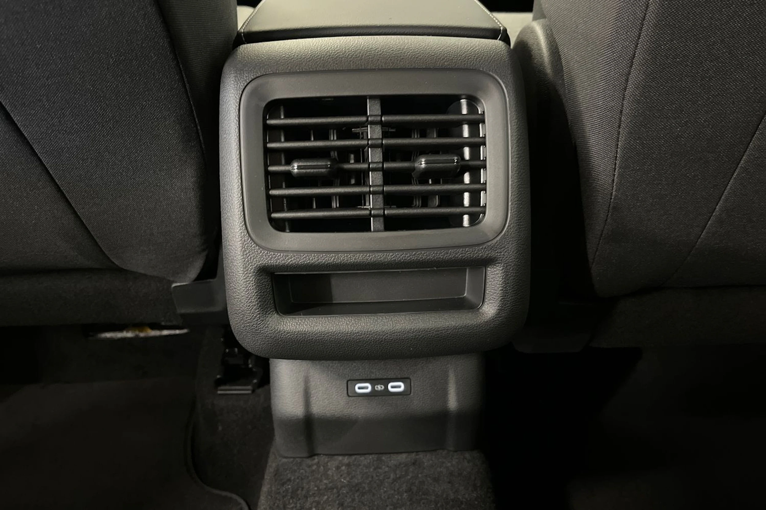 keltainen Volkswagen T-Roc 2026 kuva 12.