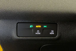 keltainen Volkswagen T-Roc 2026 kuva 14.