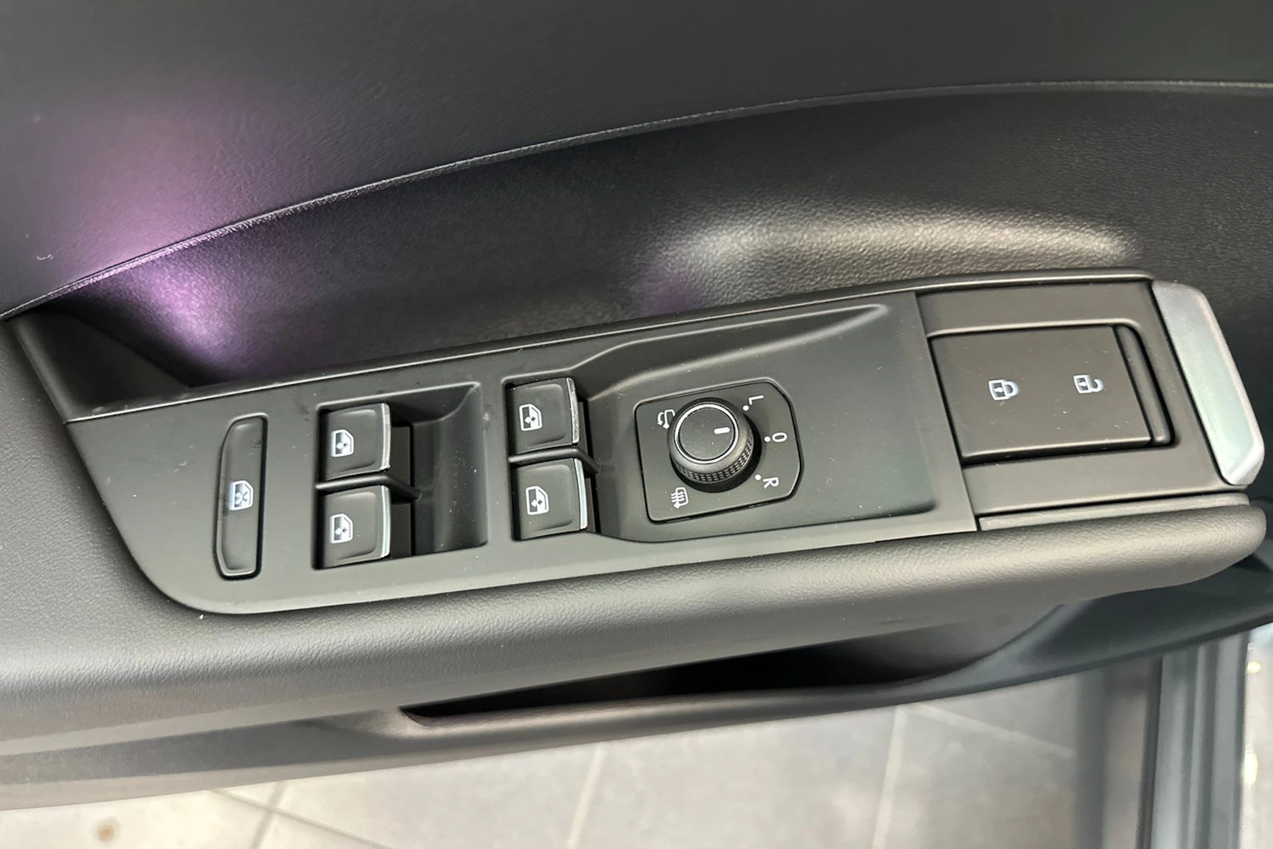 harmaa Volkswagen T-Roc 2026 kuva 14.