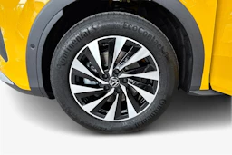 keltainen Volkswagen T-Roc 2026 kuva 9.