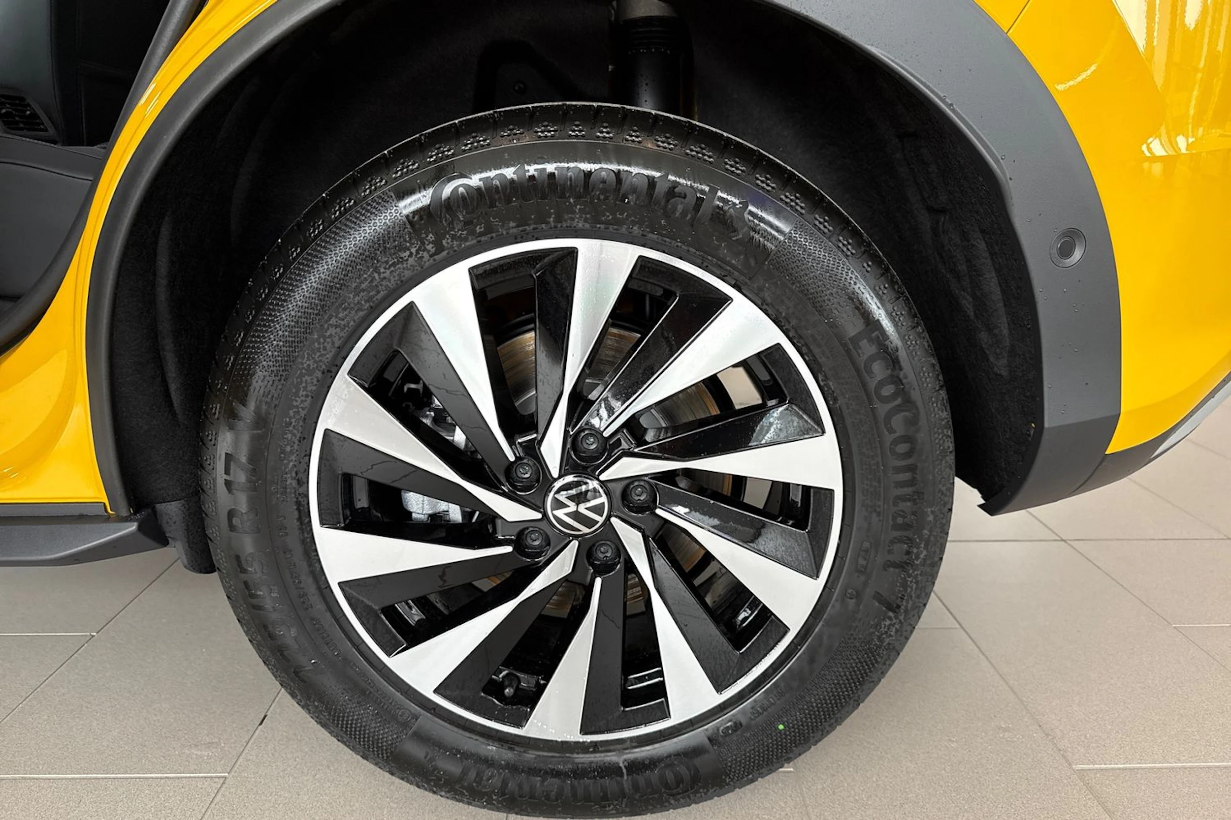 keltainen Volkswagen T-Roc 2026 kuva 10.