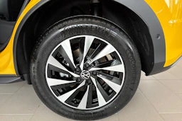 keltainen Volkswagen T-Roc 2026 kuva 10.